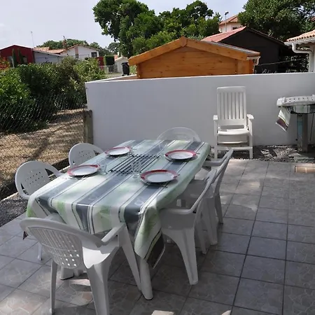 Holiday home Au Gre Des Vents